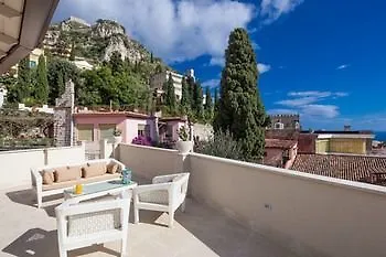 La Maladrina Apartments & Suites Taormina 0*,